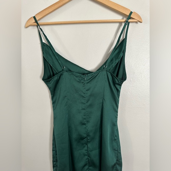 PrettyLittleThing Emerald Green Strappy Satin Cowl Midi Dress size 4 in EUC - Picture 11 of 12